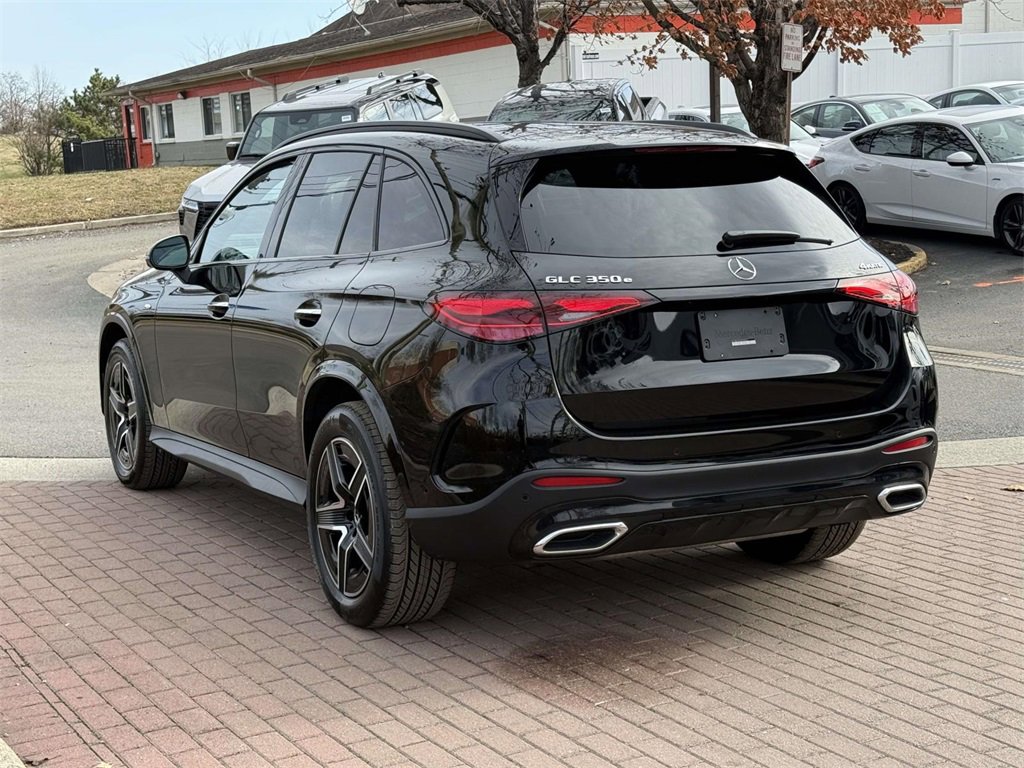 Used 2025 Mercedes-Benz GLC 350e 4MATIC image 4