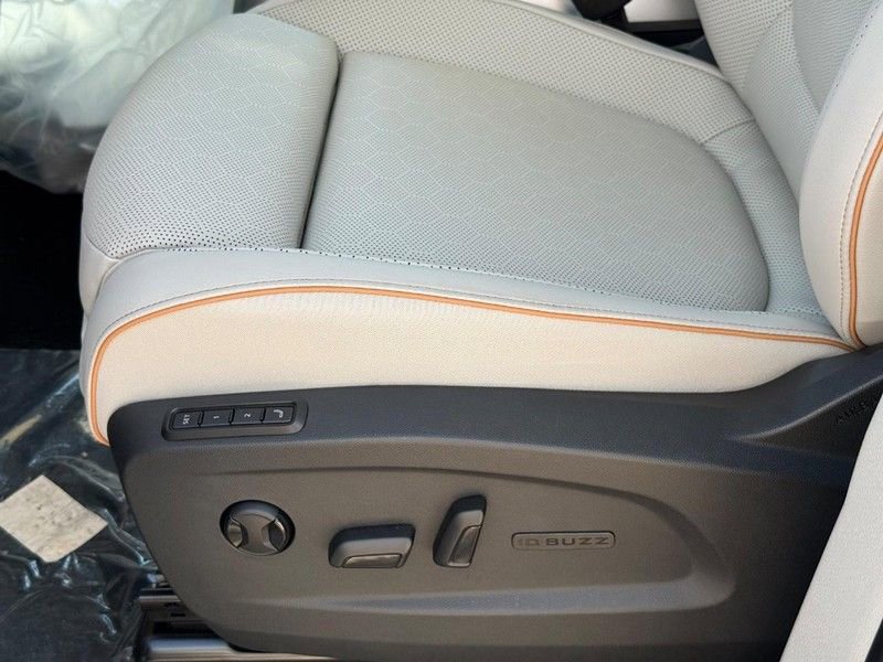 New 2025 Volkswagen ID. Buzz 1st Edition AWD/4WD image 15