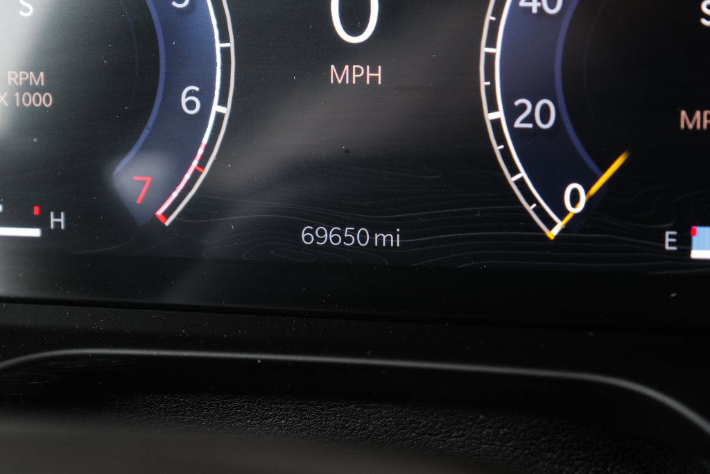 Used 2023 Jeep Grand Cherokee L Limited AWD/4WD image 3