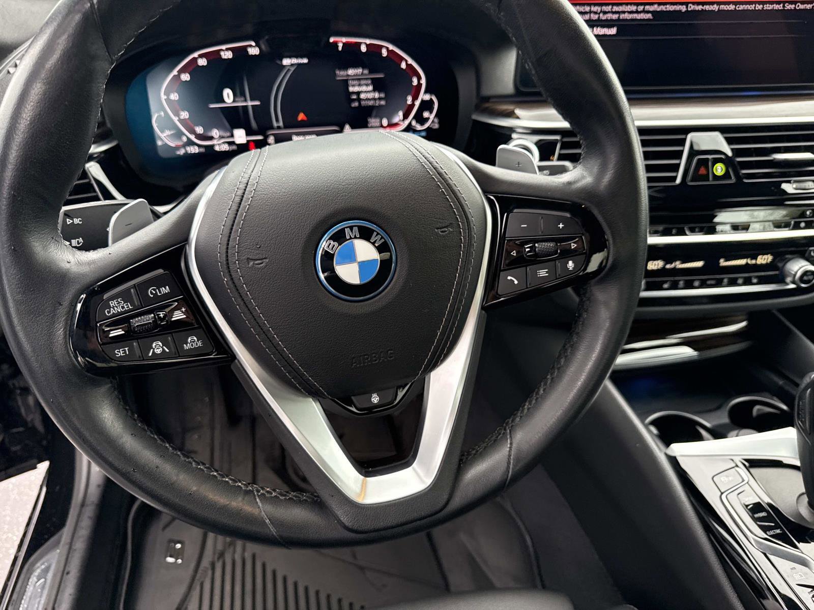 Used 2023 BMW 530e xDrive w/ Premium Package image 26