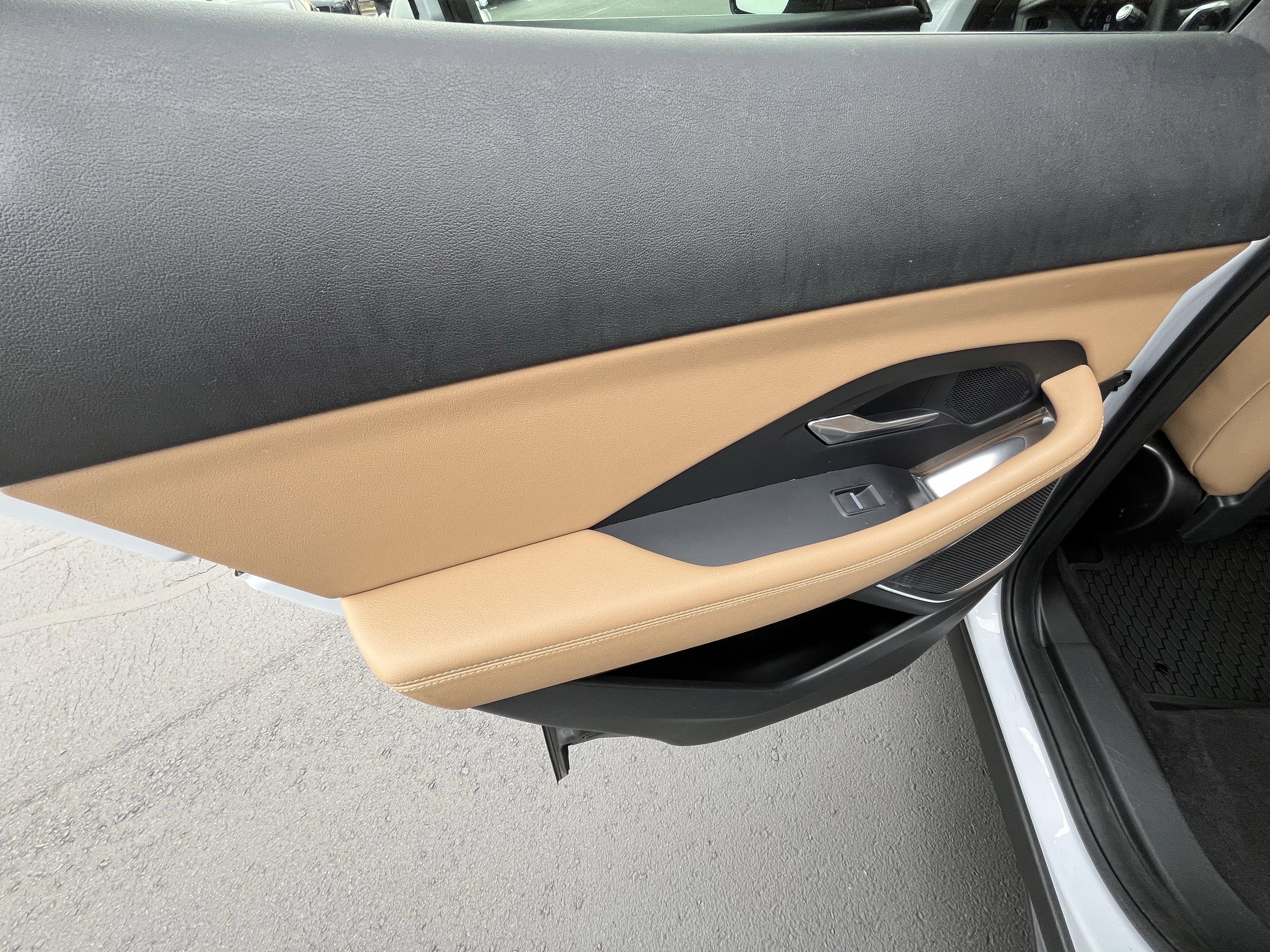 Used 2021 Jaguar E-PACE SE image 23