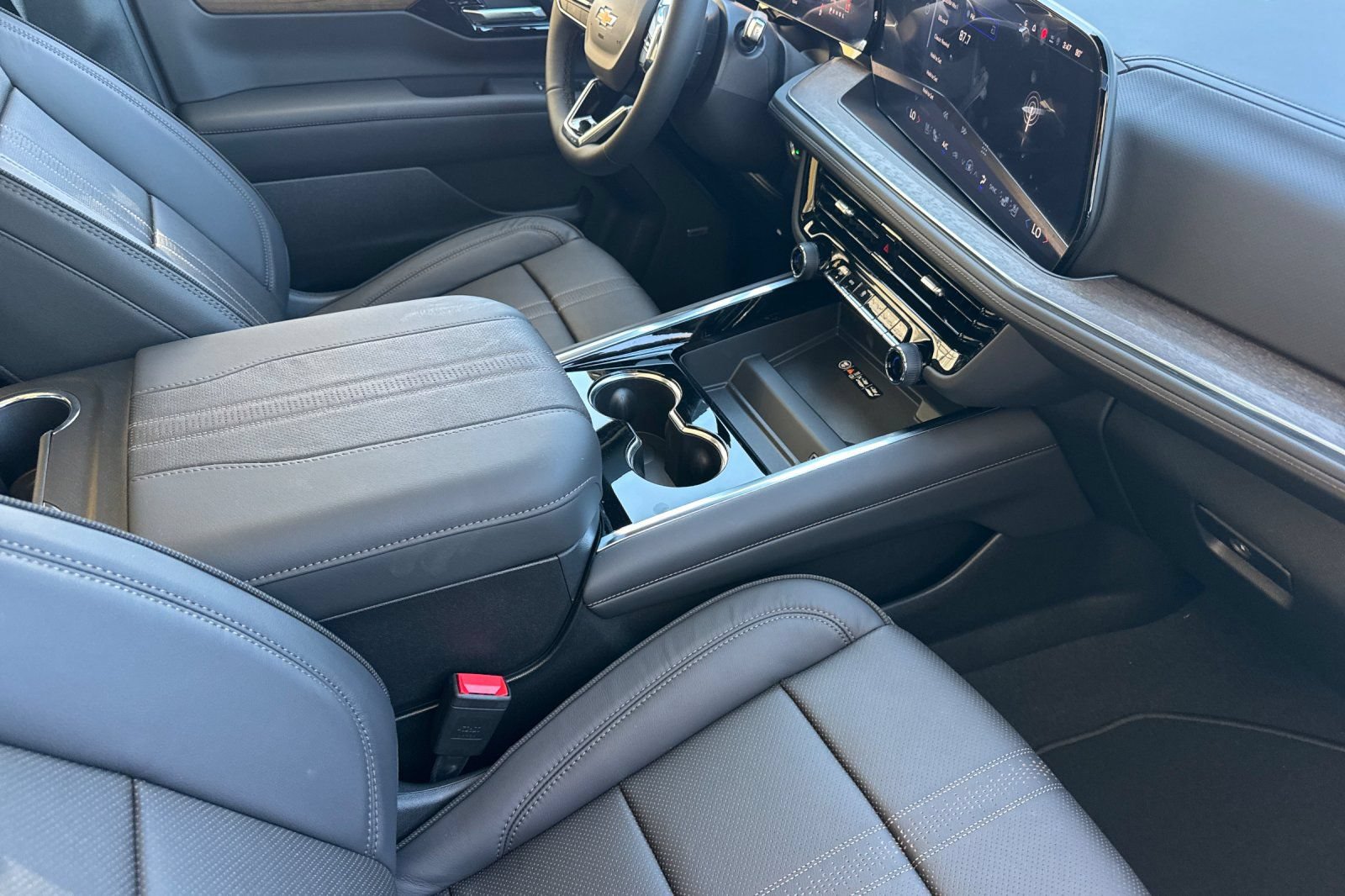 New 2026 Chevrolet Tahoe High Country AWD/4WD image 19