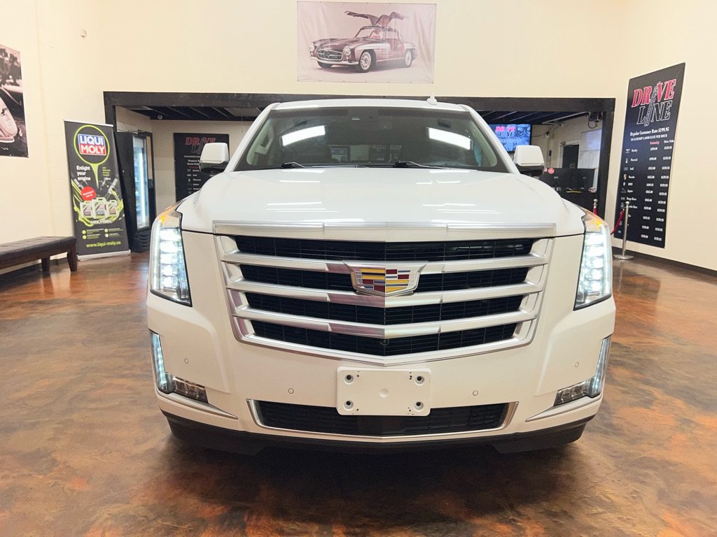 Used 2016 Cadillac Escalade Premium AWD/4WD image 4