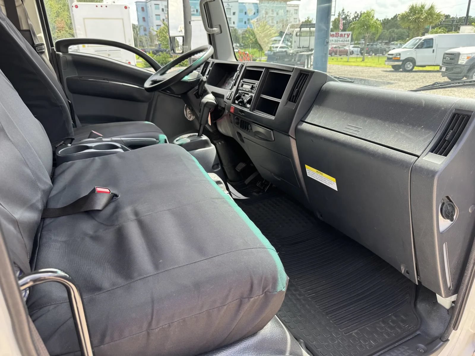 Used 2024 Isuzu NPR RWD image 21