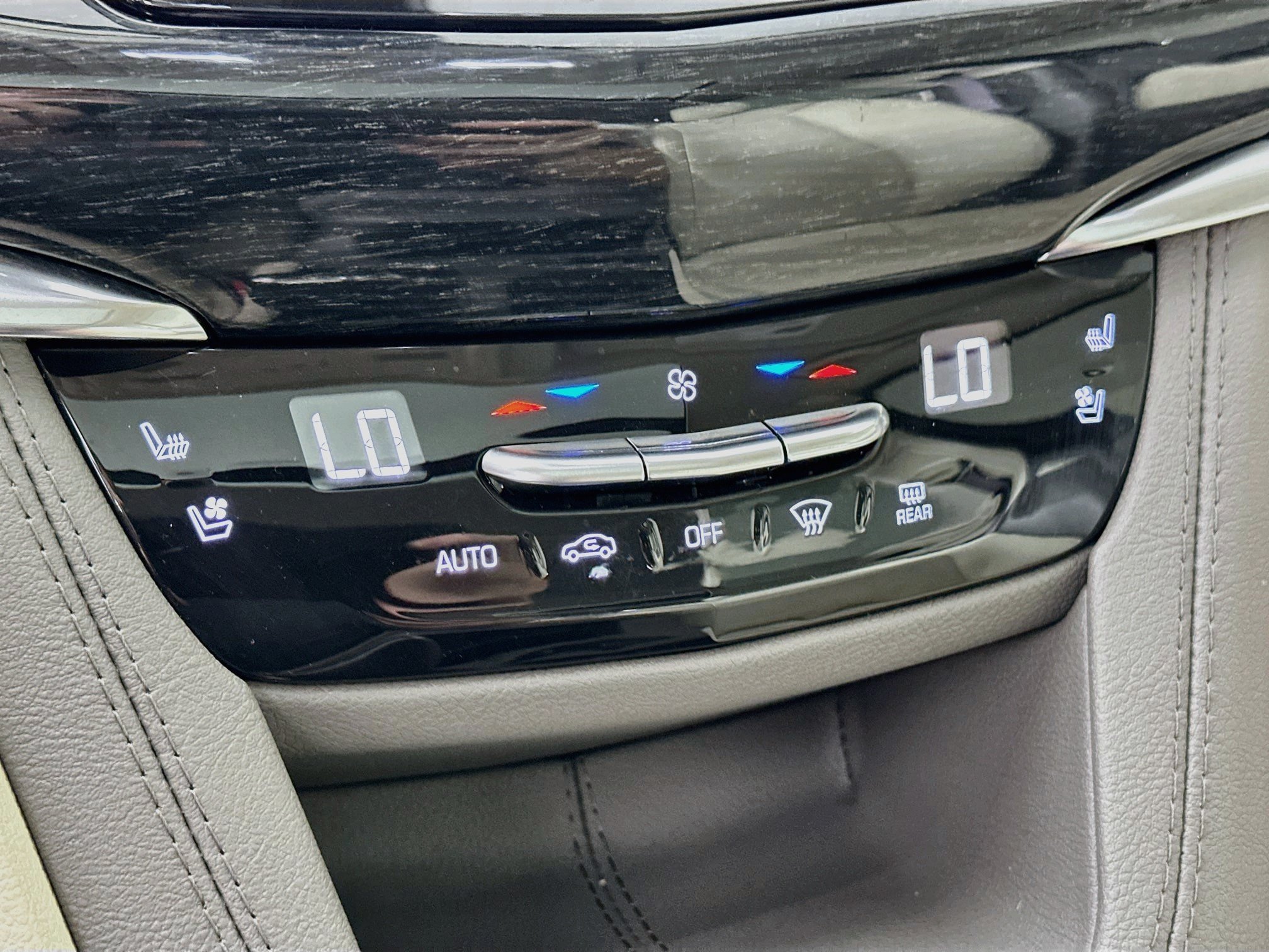Used 2023 Cadillac XT6 Premium Luxury AWD/4WD image 21