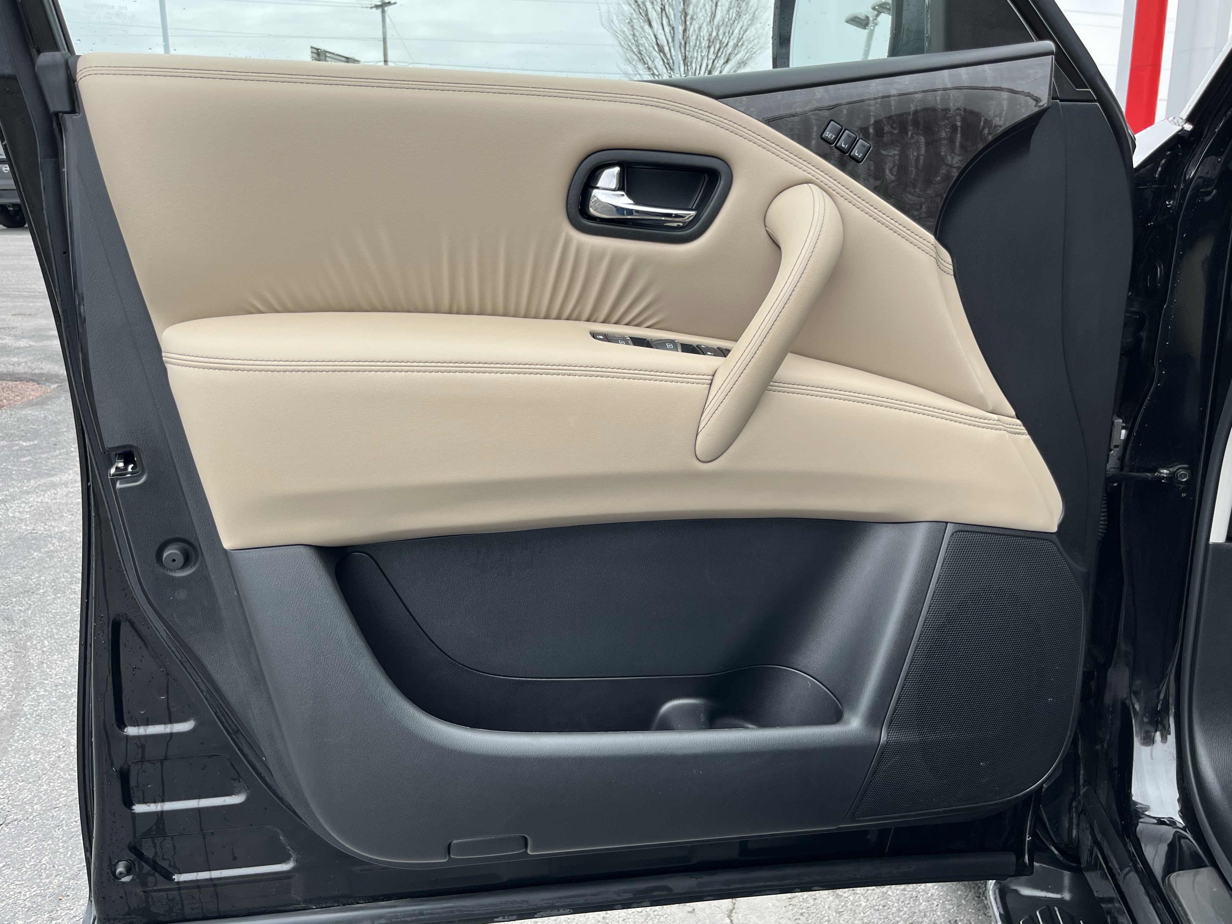 Used 2023 Nissan Armada Platinum w/ Captain's Chairs Package image 21