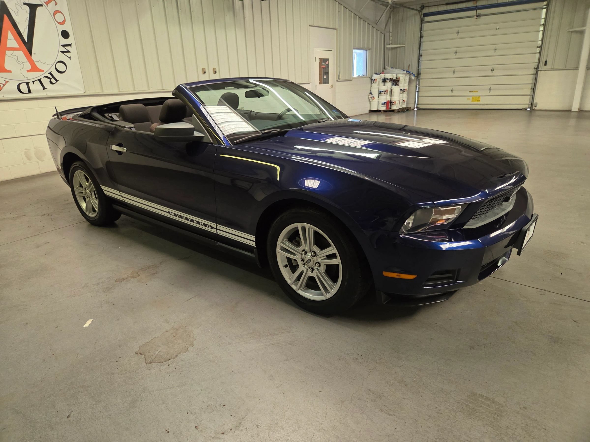 Used 2010 Ford Mustang Convertible RWD image 11