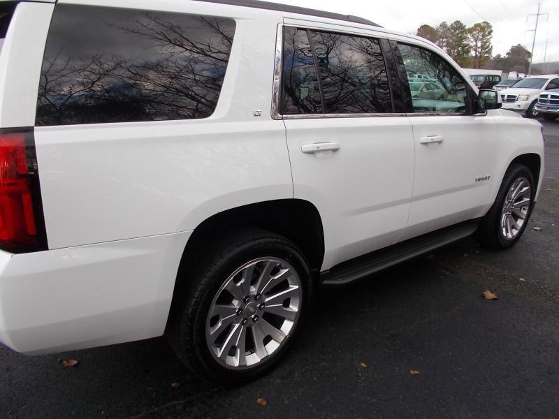 Used 2018 Chevrolet Tahoe LT w/ Luxury Package RWD image 13