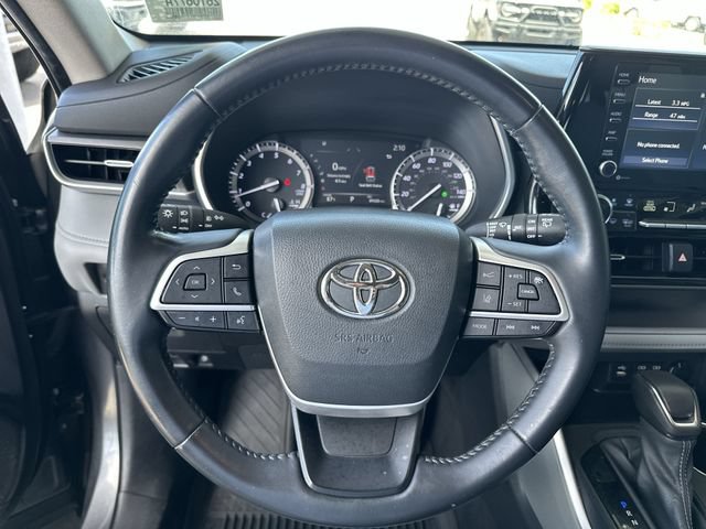 Used 2022 Toyota Highlander XLE FWD image 15