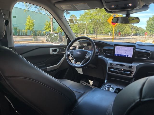 Used 2023 Ford Explorer XLT w/ Equipment Group 202A RWD image 25