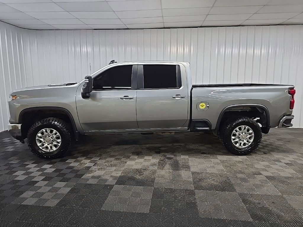Used 2024 Chevrolet Silverado 3500 LT image 5