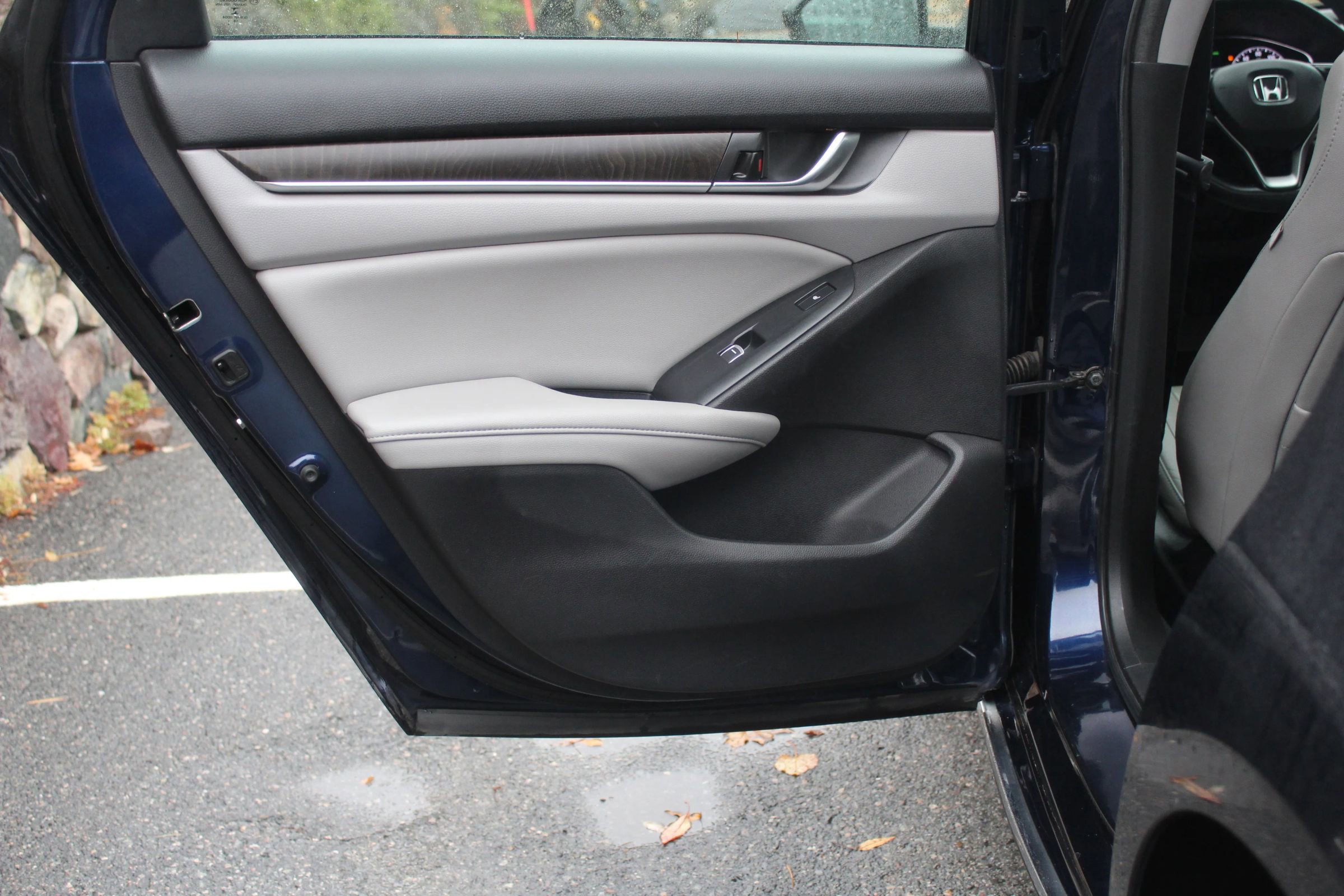 Used 2019 Honda Accord Touring image 14