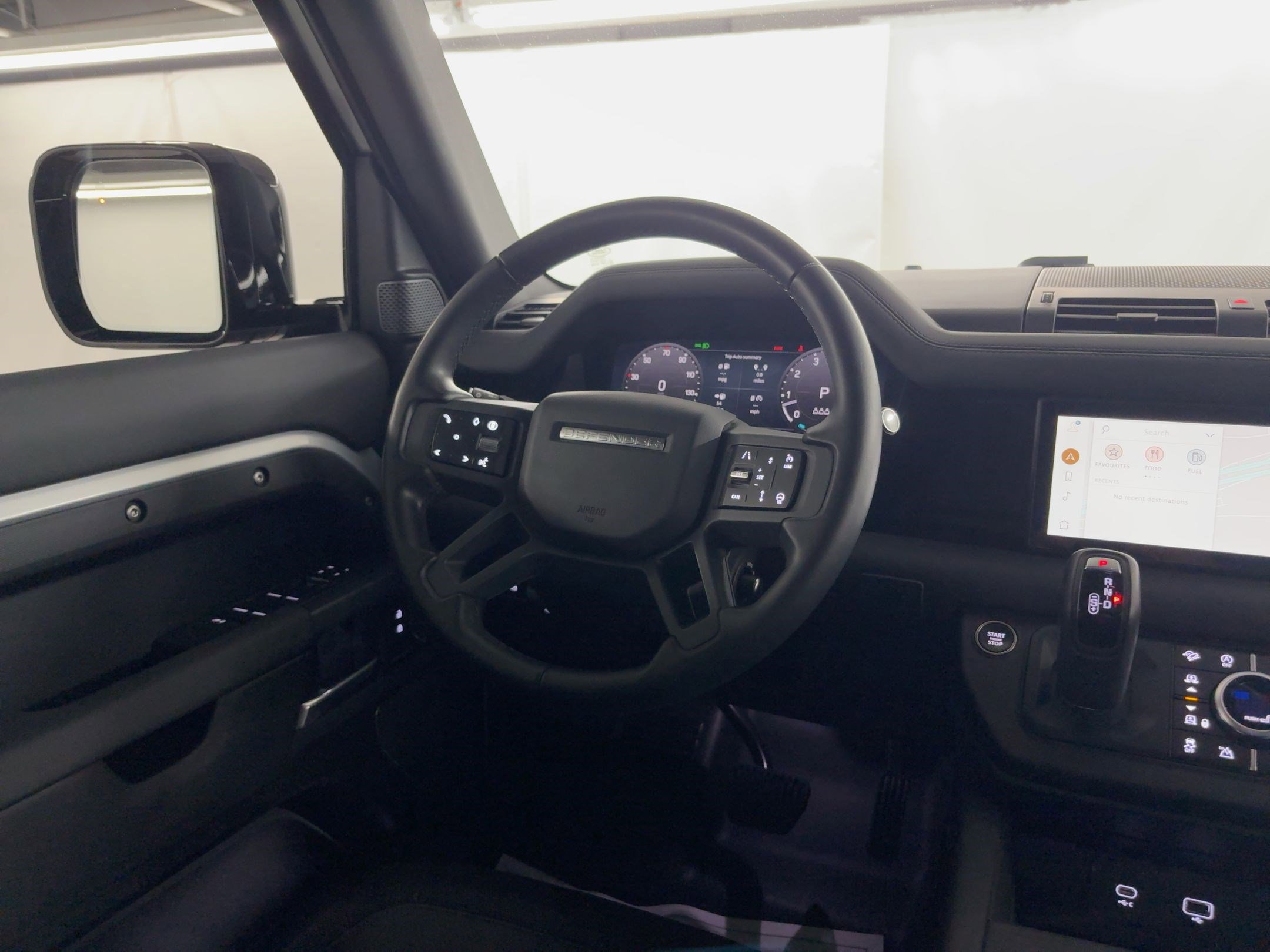 Used 2024 Land Rover Defender 110 X-Dynamic SE image 28