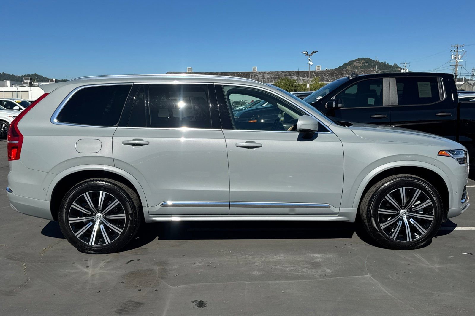 Used 2025 Volvo XC90 B6 Plus image 8
