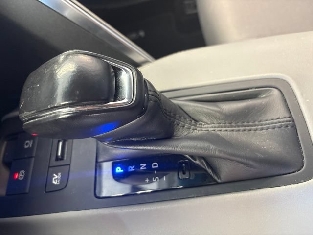 Used 2021 Toyota Venza LE AWD/4WD image 50