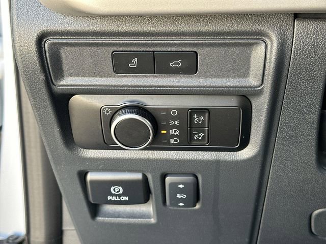 Used 2024 Ford Expedition Max XLT image 17