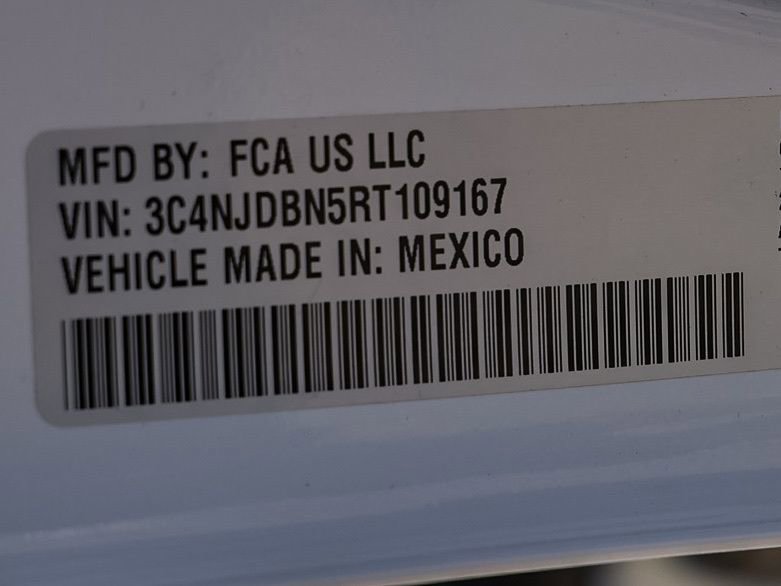 Used 2024 Jeep Compass Latitude image 33