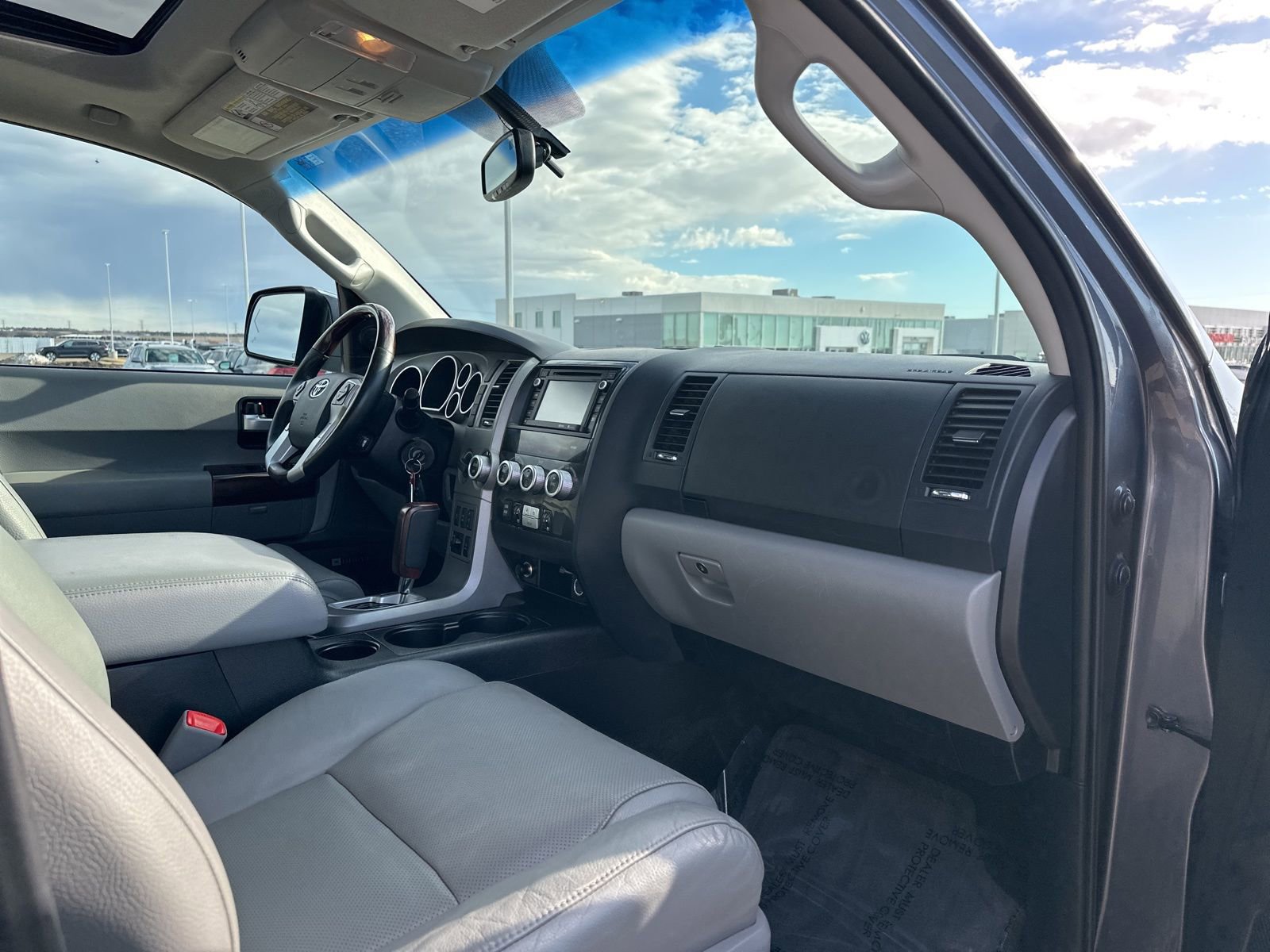 Used 2014 Toyota Sequoia Platinum AWD/4WD image 51