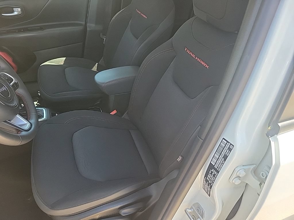 Used 2023 Jeep Renegade Trailhawk AWD/4WD image 18