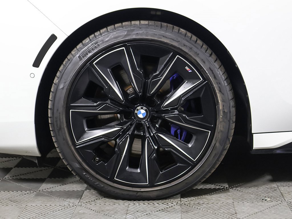 Used 2023 BMW 760i xDrive w/ Parking Assistance Package image 25