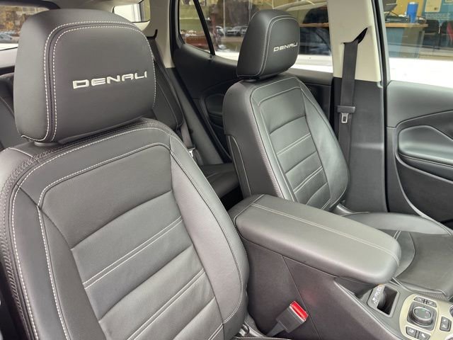 Used 2024 GMC Terrain Denali w/ Black Diamond Edition image 8