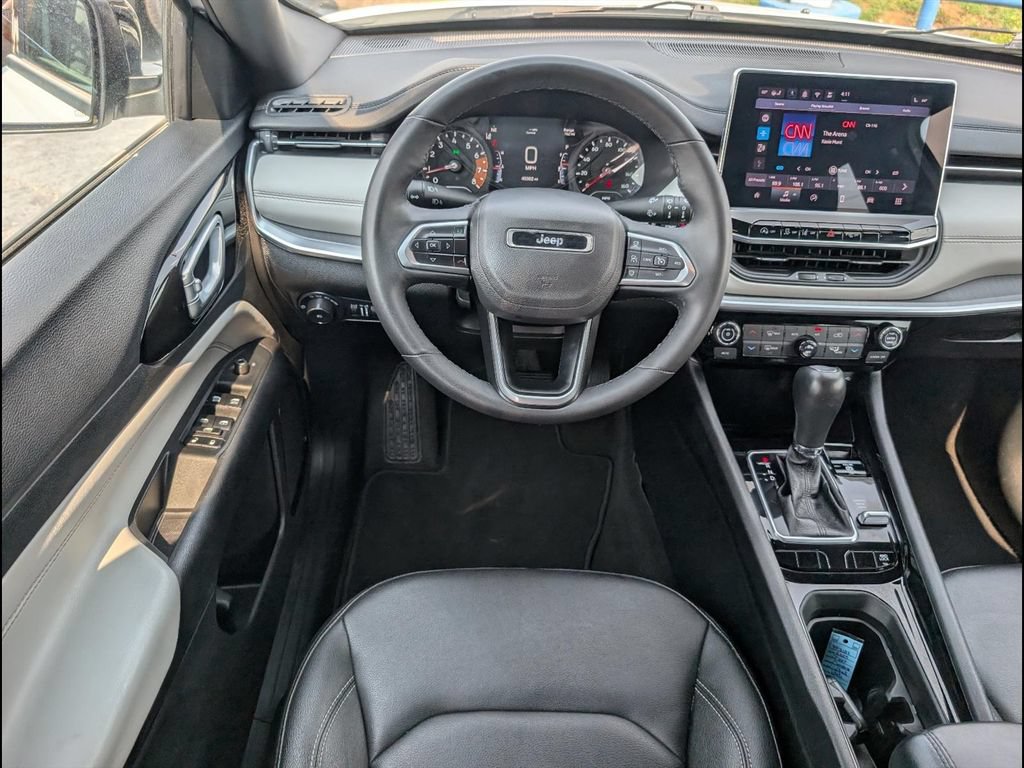 Used 2025 Jeep Compass Limited AWD/4WD image 11