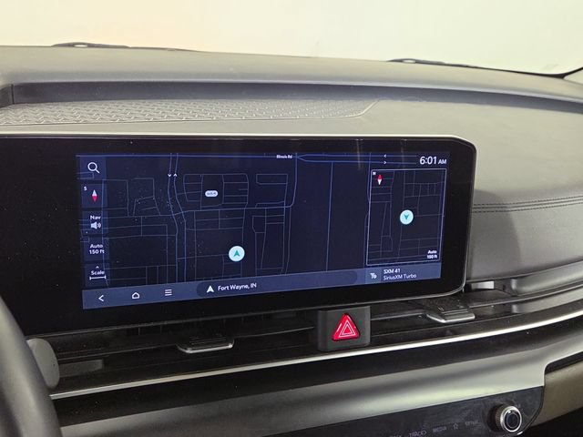Certified 2025 Kia Carnival FWD image 16