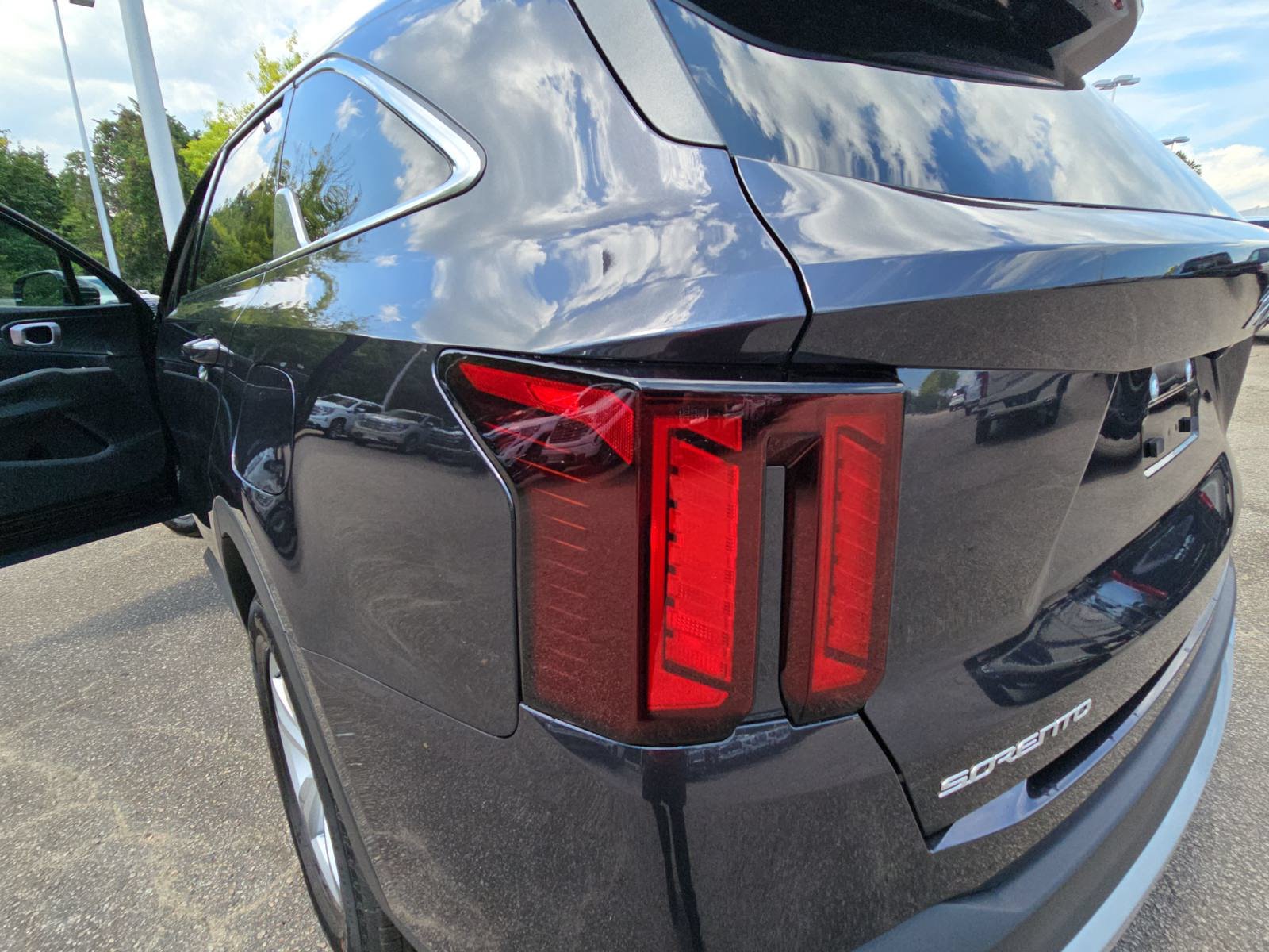 New 2026 Kia Sorento LX FWD image 34