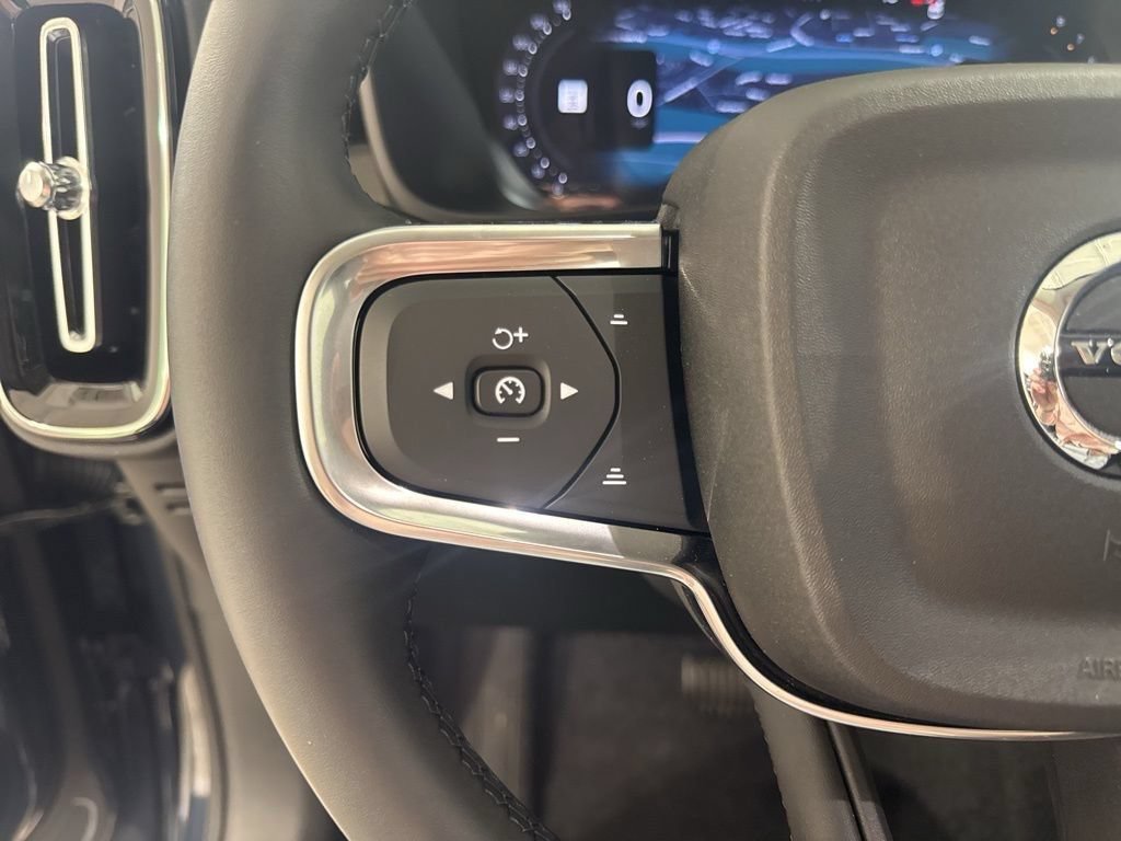 New 2026 Volvo XC40 B5 Ultra w/ Protection Package Premier AWD/4WD image 9