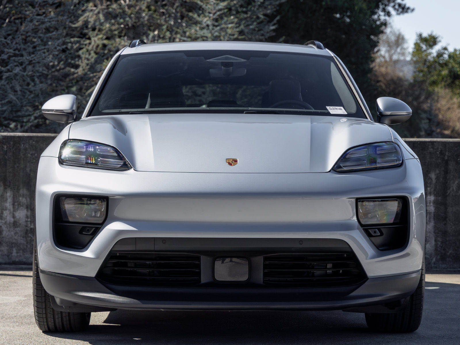 Certified 2025 Porsche Macan Electric RWD image 8
