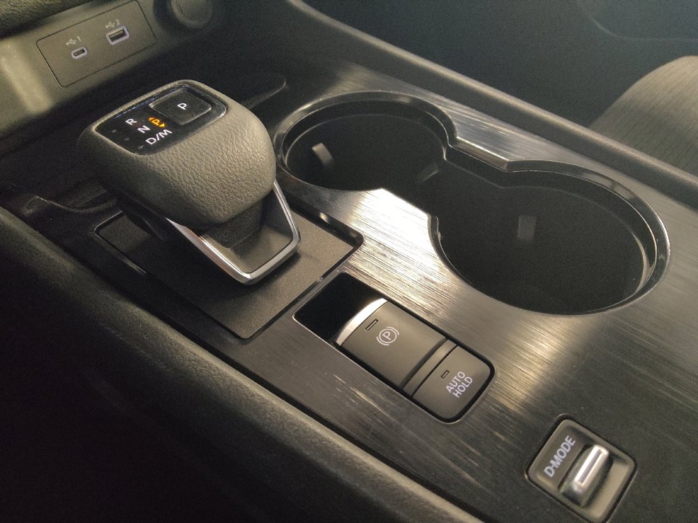 Used 2022 Nissan Rogue SV image 26