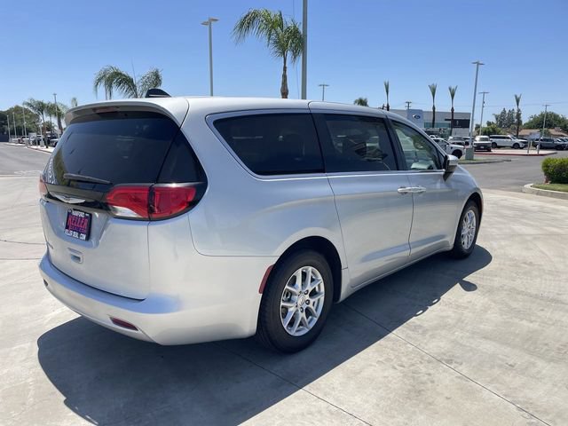 Used 2022 Chrysler Voyager LX FWD image 8