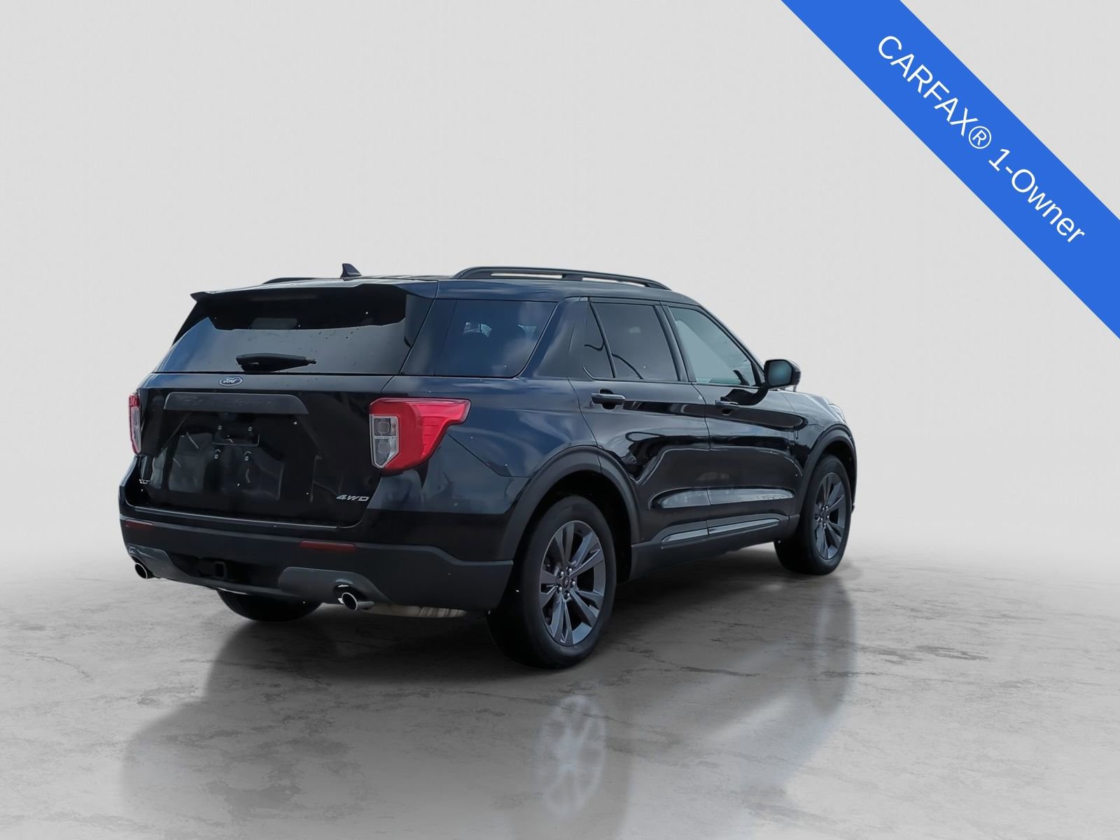 Used 2023 Ford Explorer XLT w/ Equipment Group 202A image 8