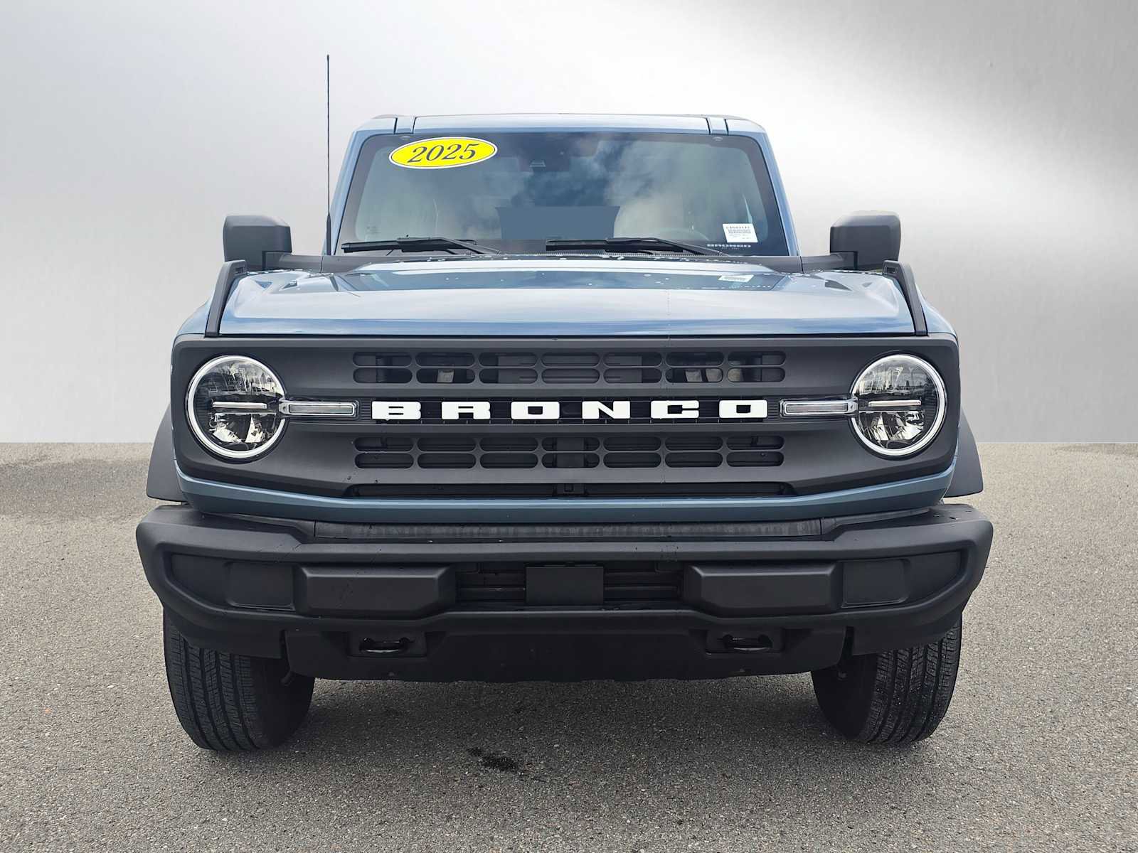 Used 2025 Ford Bronco Base image 8