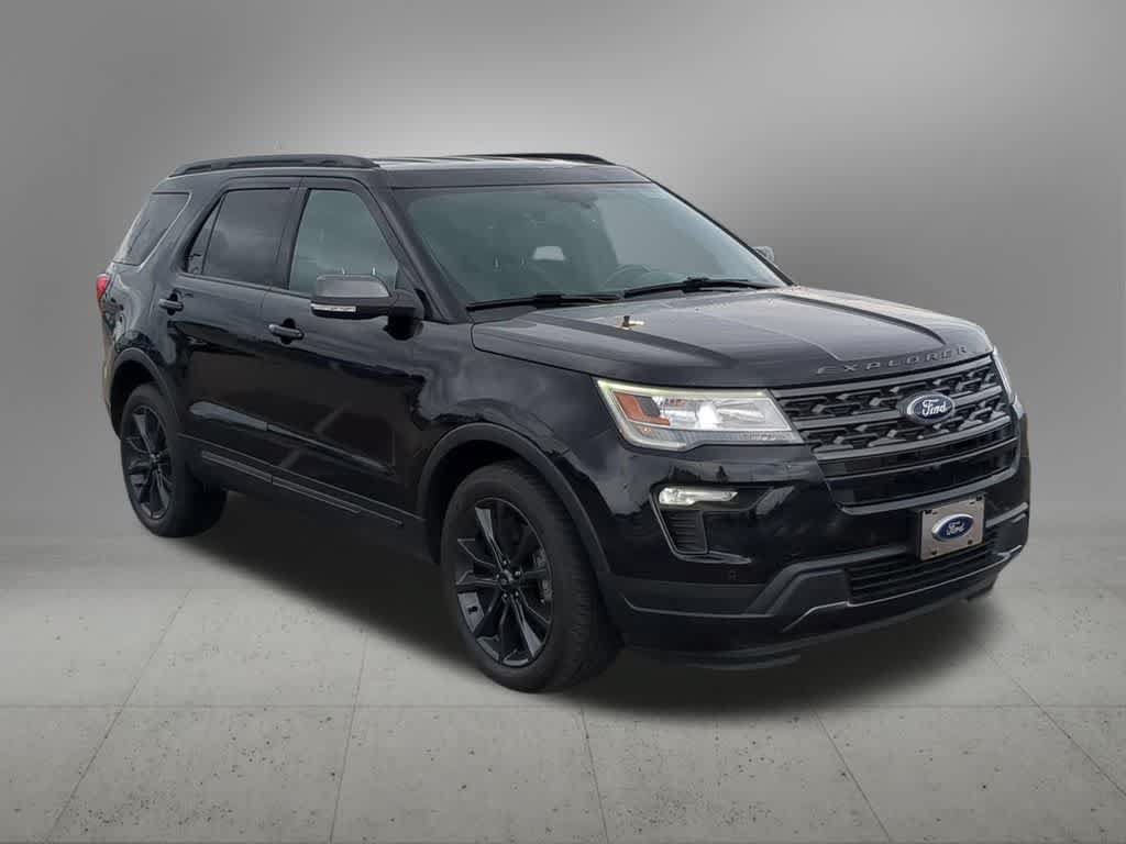 Used 2018 Ford Explorer XLT w/ Equipment Group 202A AWD/4WD image 8