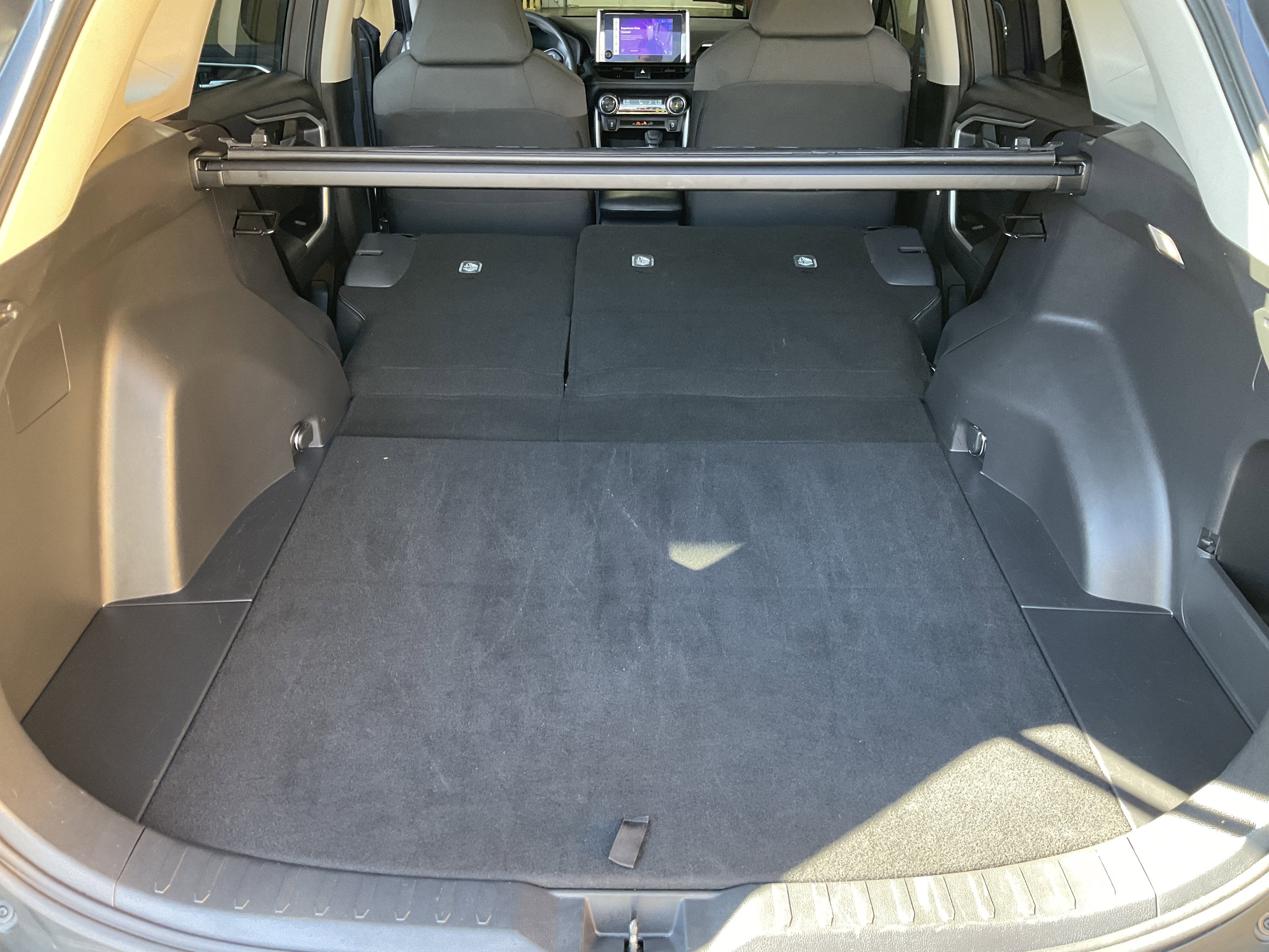 Used 2025 Toyota RAV4 XLE AWD/4WD image 37