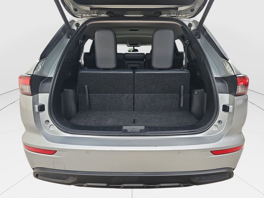 Used 2024 Mitsubishi Outlander SE image 22