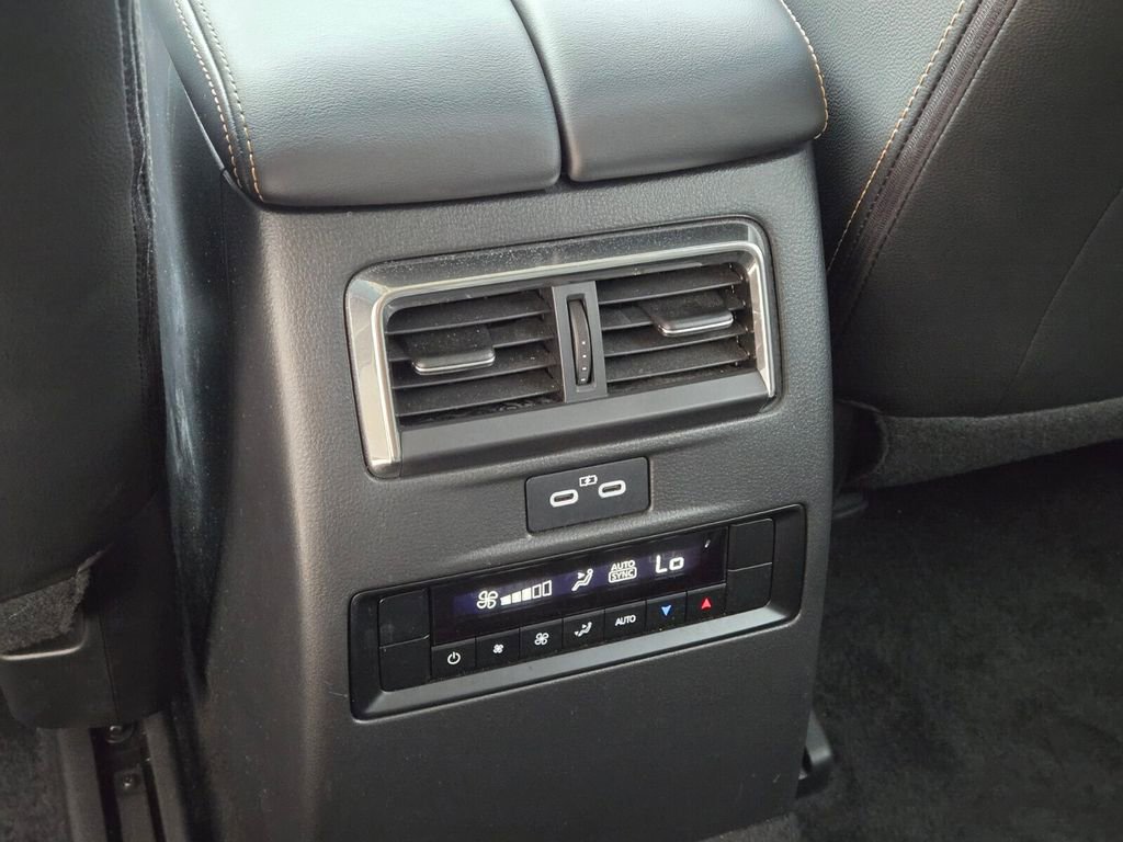 Used 2025 MAZDA CX-70 Plug-In Hybrid w/ Premium Pkg image 15