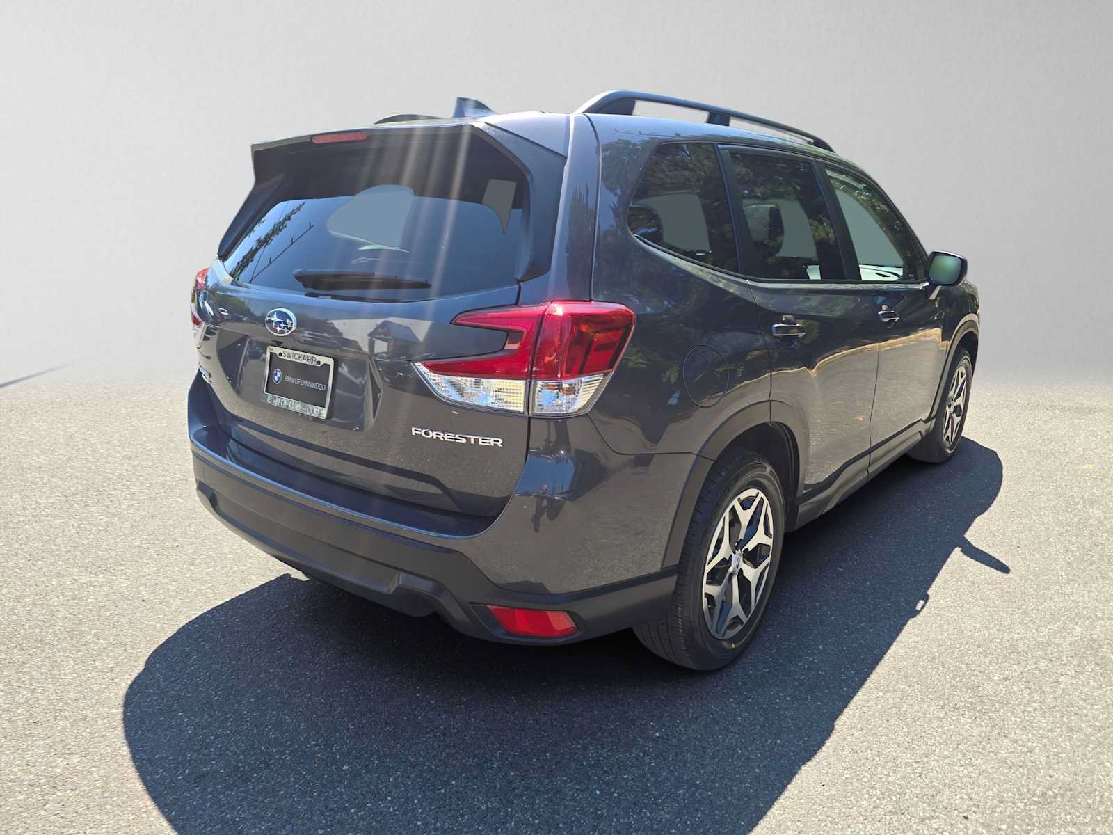 Used 2021 Subaru Forester Premium AWD/4WD image 3