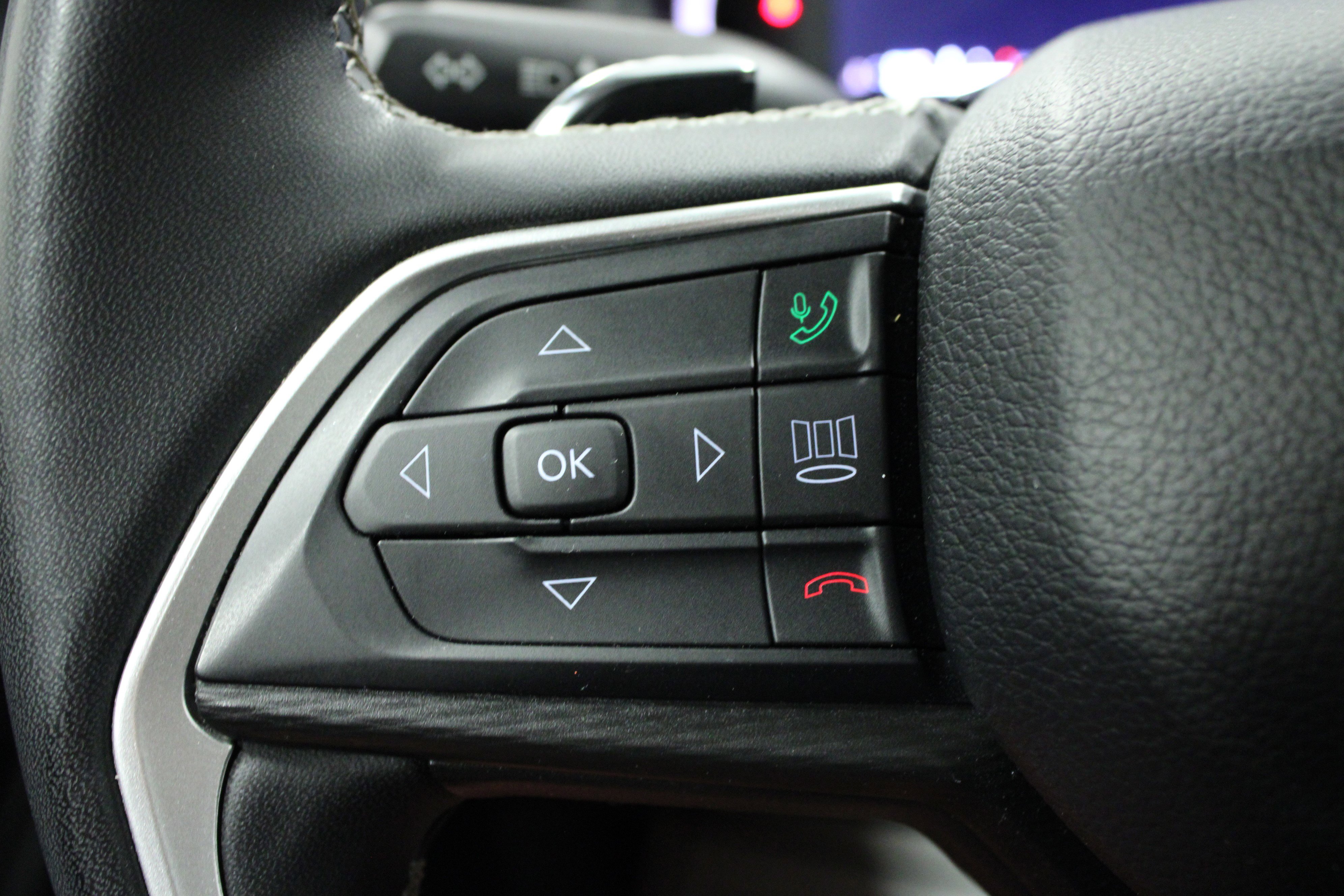 Used 2023 Jeep Grand Cherokee L Laredo image 21