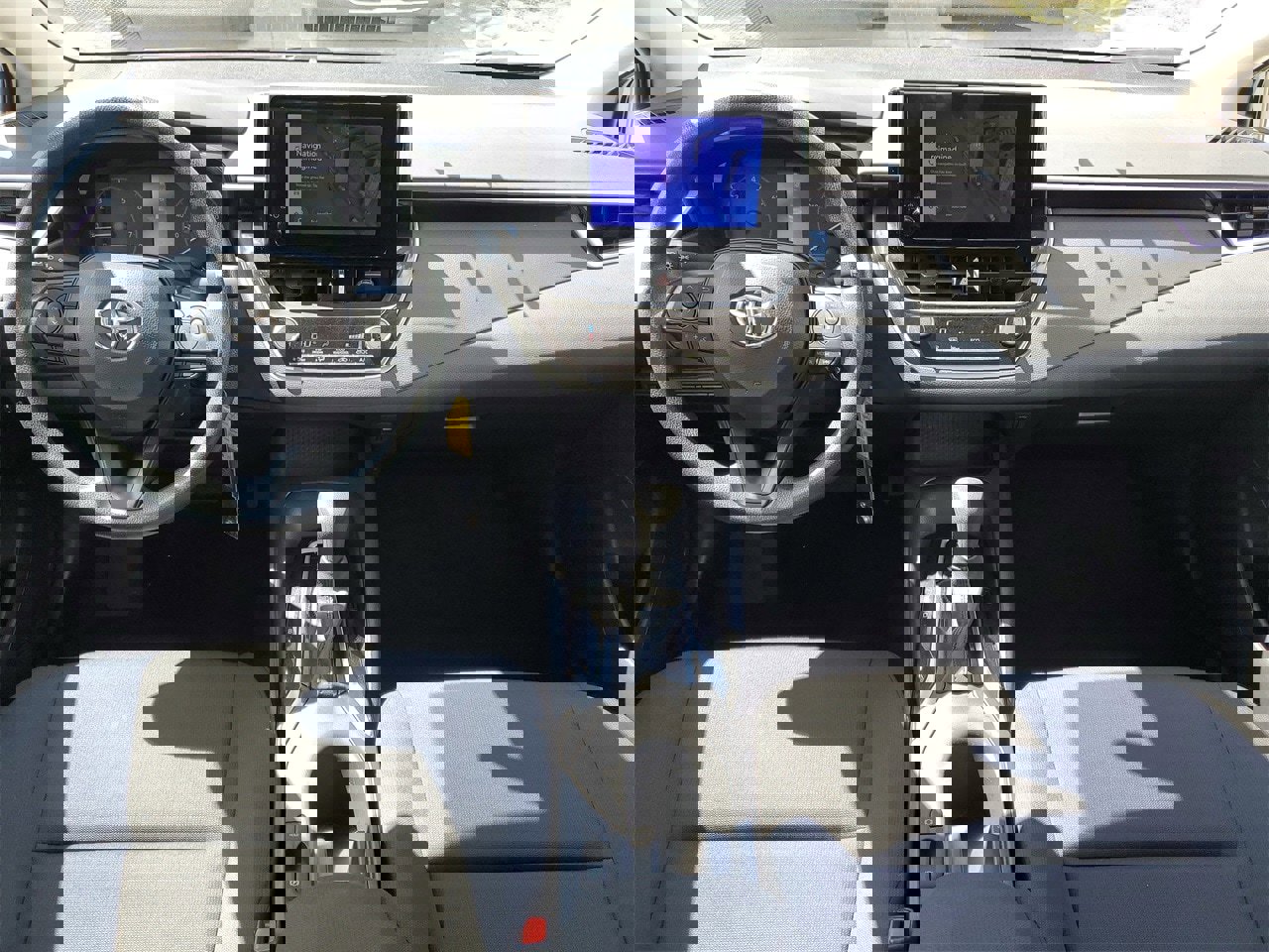 Used 2024 Toyota Corolla LE image 13