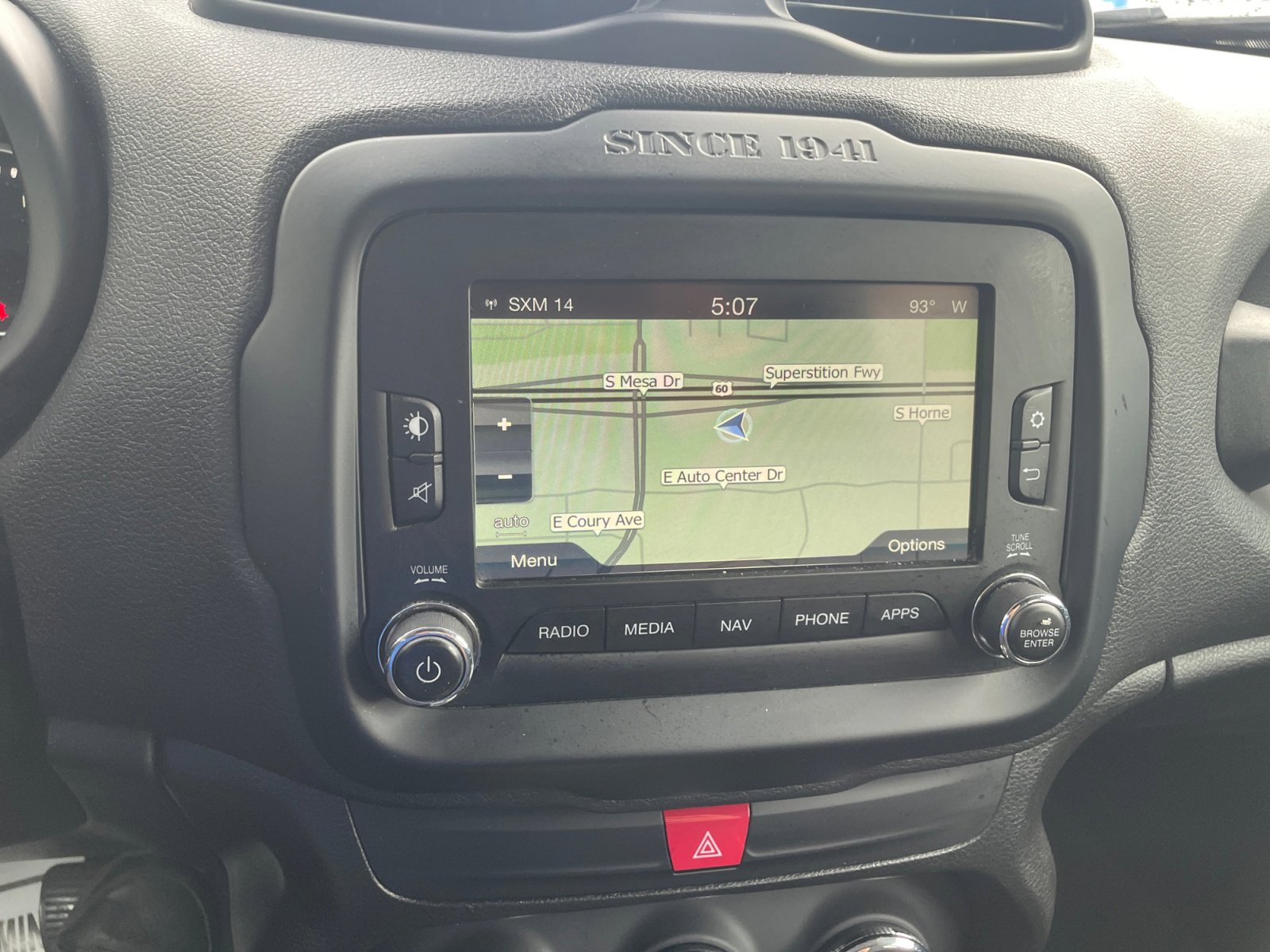 Used 2017 Jeep Renegade Latitude FWD image 23