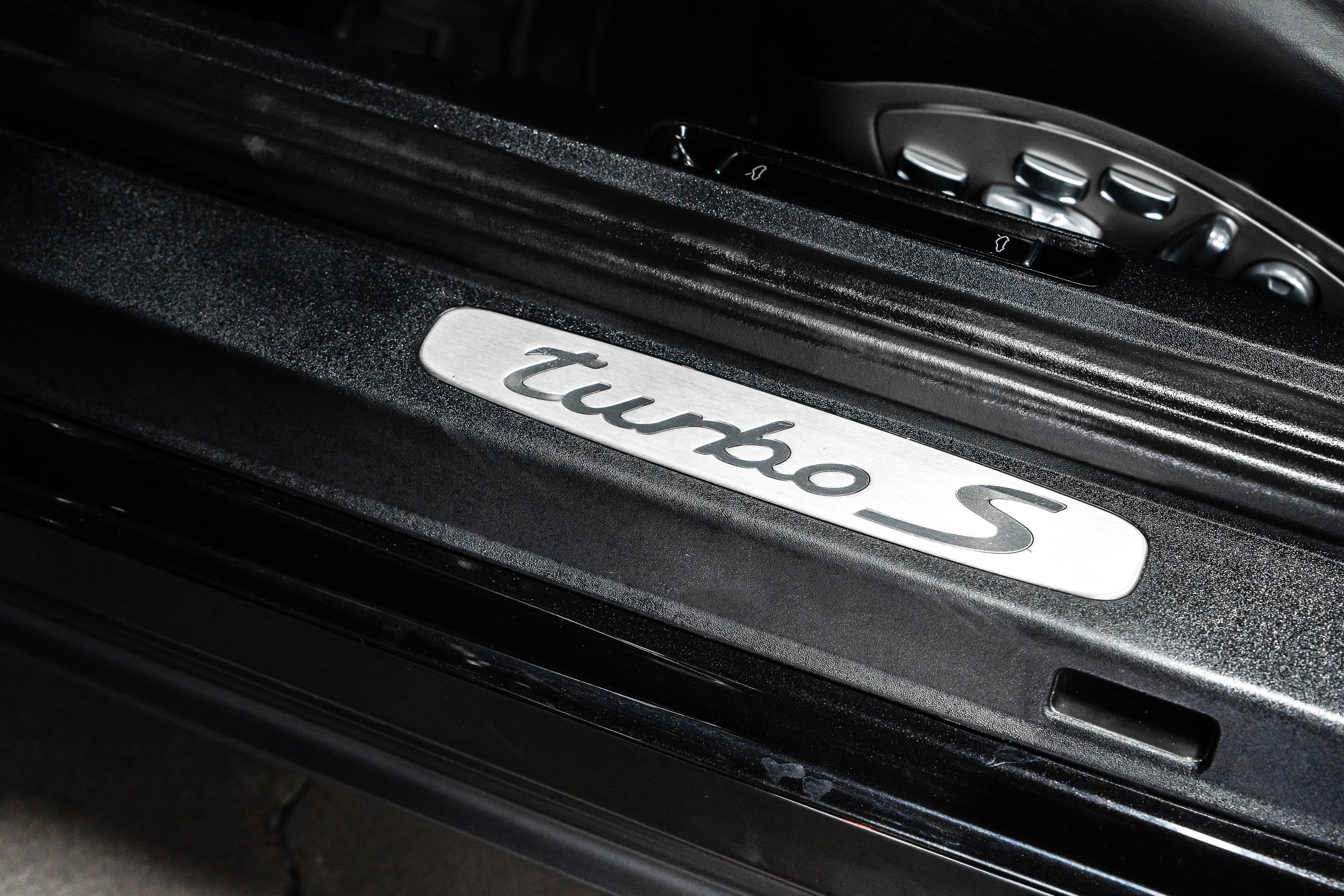 Used 2014 Porsche 911 Turbo S AWD/4WD image 34