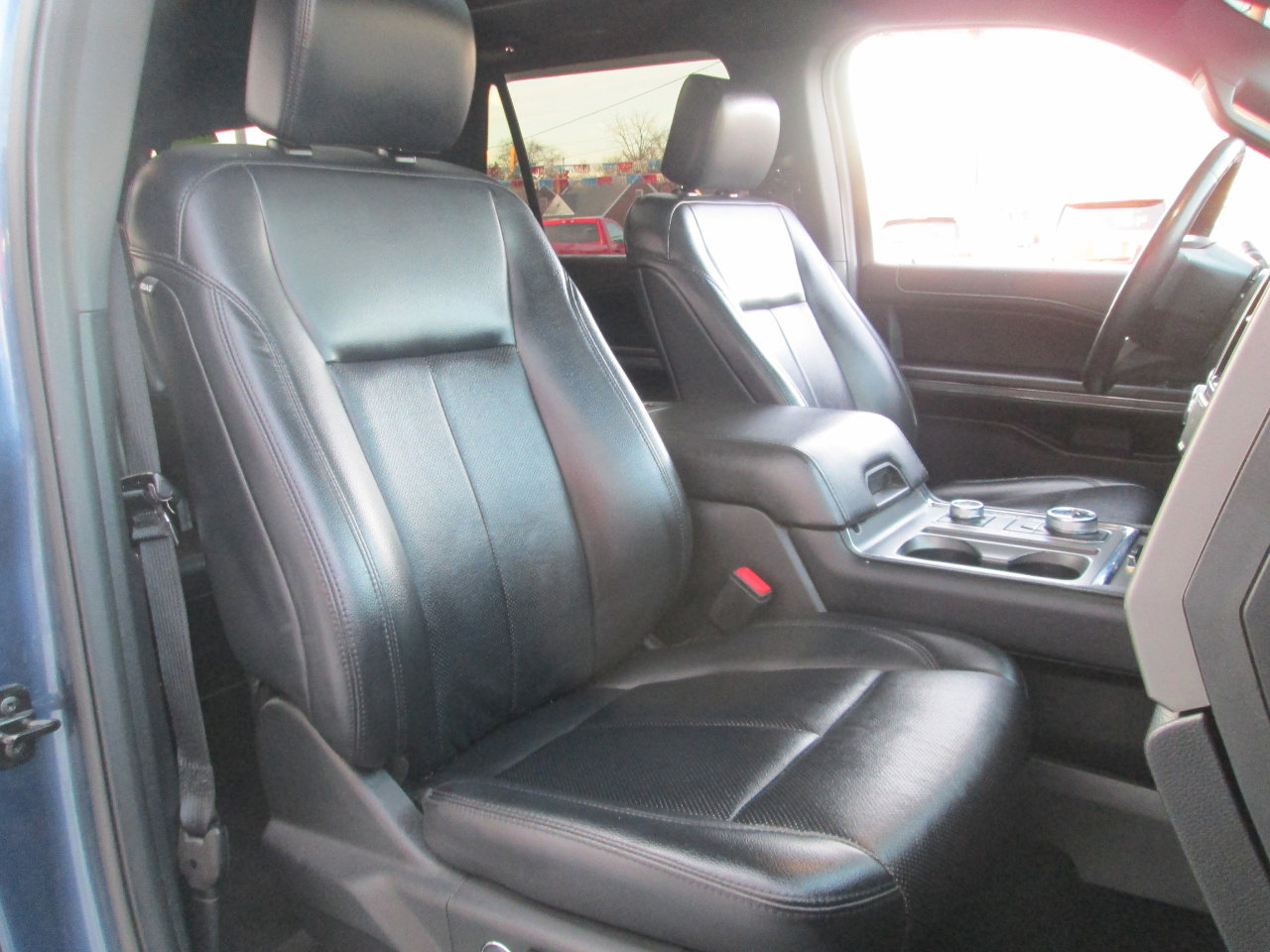 Used 2019 Ford Expedition Max XLT w/ Equipment Group 202A image 12