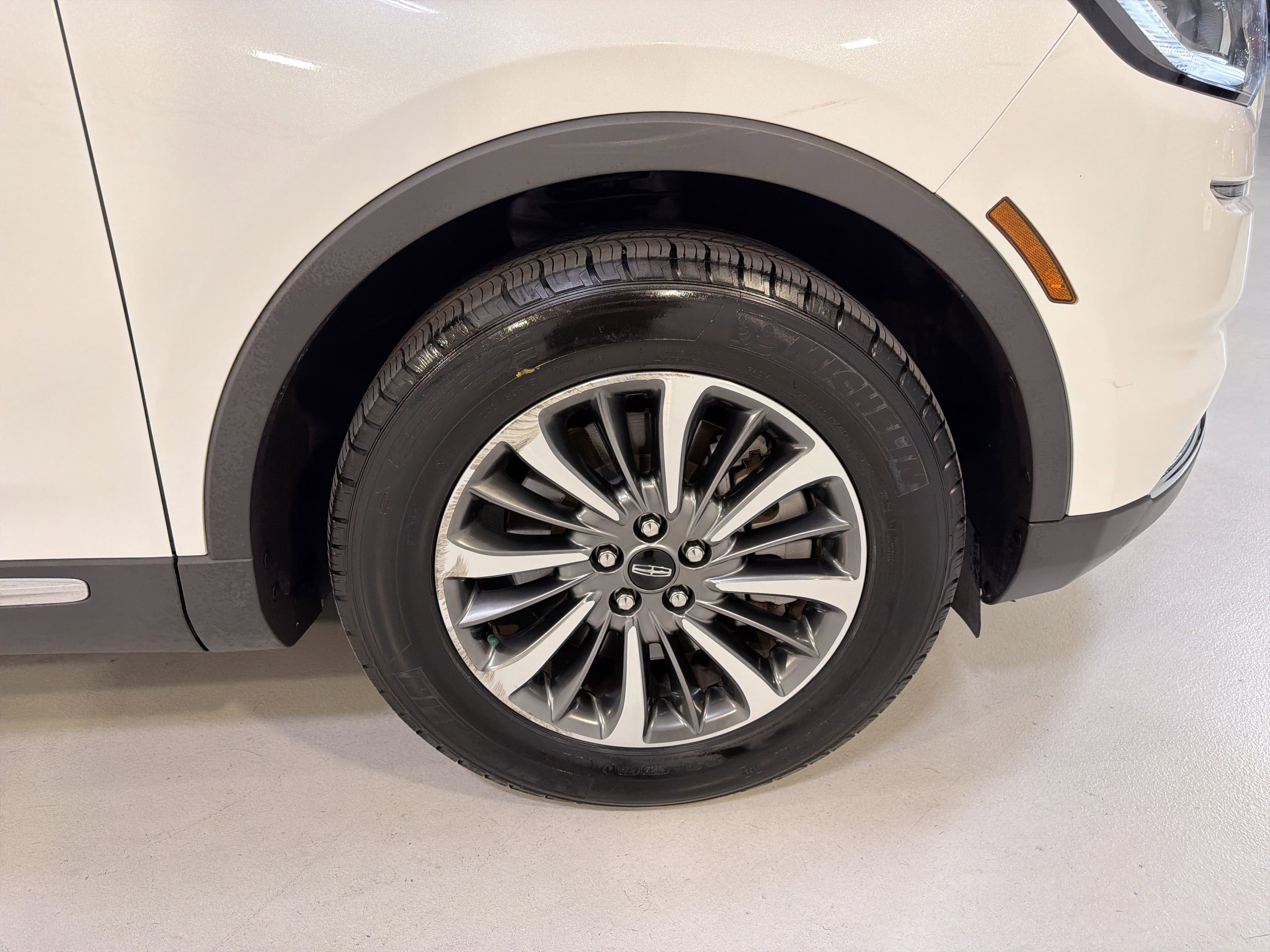 Used 2023 Lincoln Nautilus FWD w/ Premium Package image 29