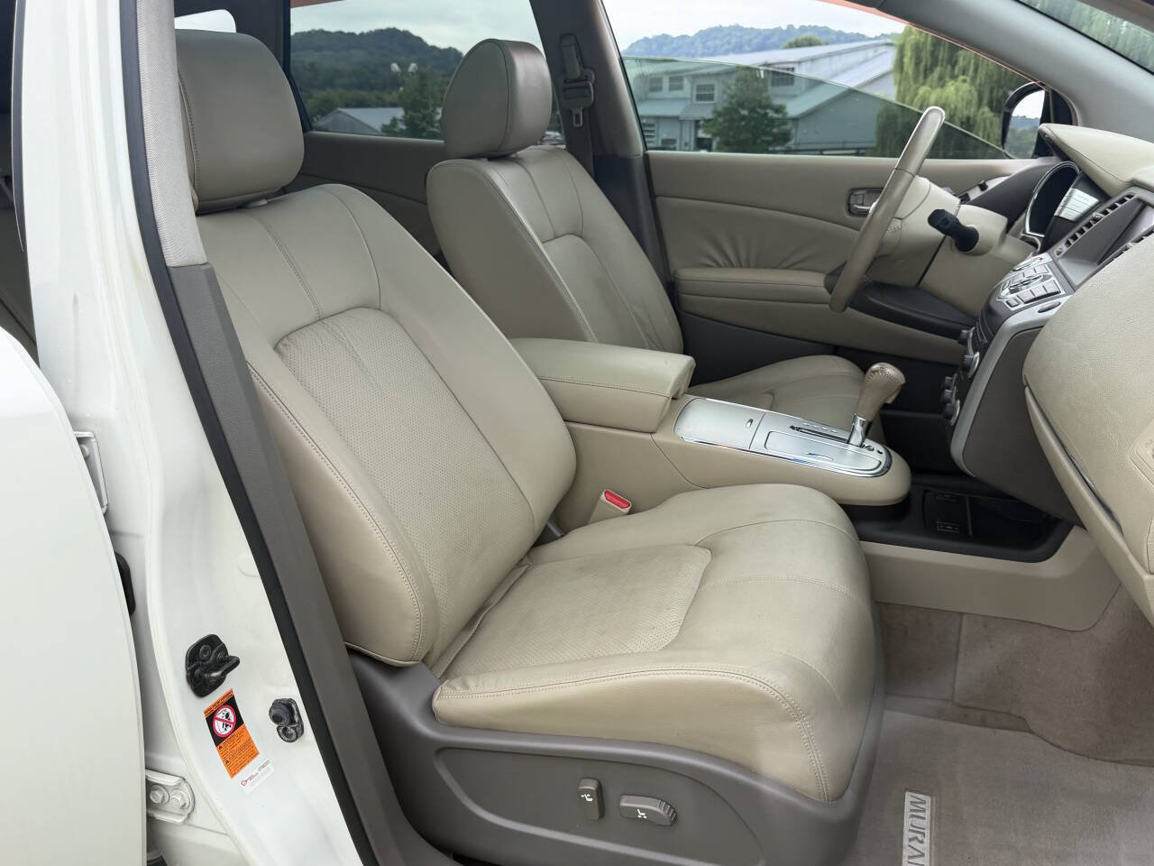 Used 2009 Nissan Murano SL w/ Technology Pkg FWD image 16