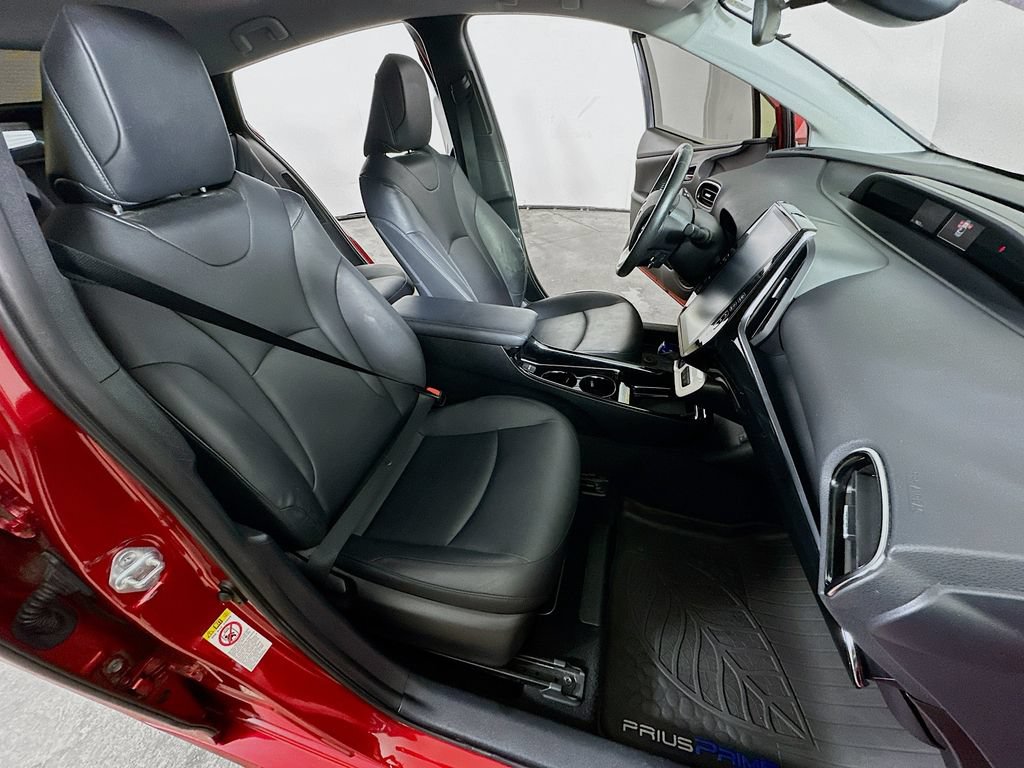Used 2017 Toyota Prius Prime Premium FWD image 12
