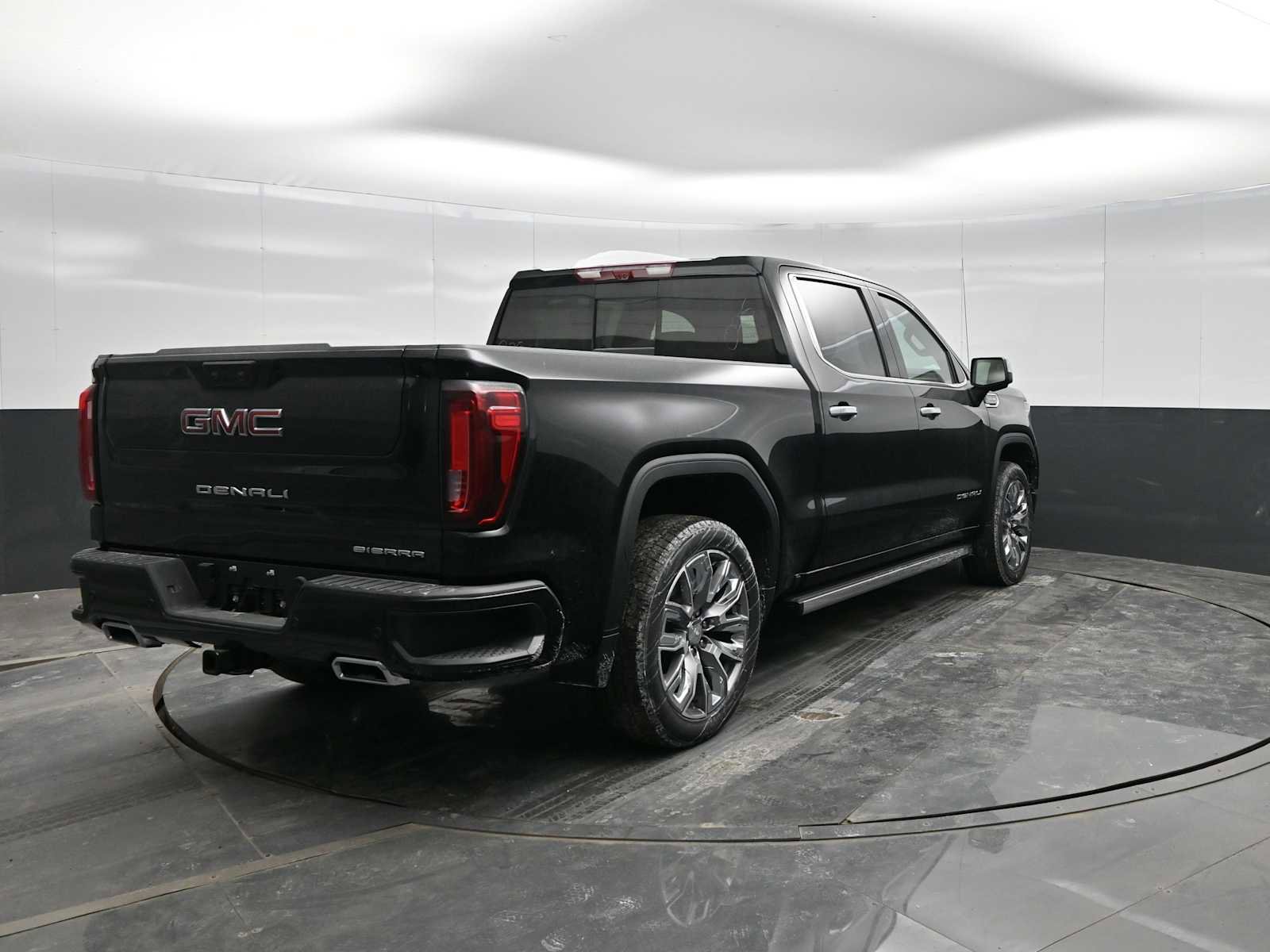 New 2026 GMC Sierra 1500 Denali w/ Denali Reserve Package image 7