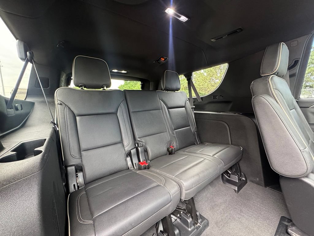 Used 2024 GMC Yukon XL SLT w/ SLT Luxury Package AWD/4WD image 38