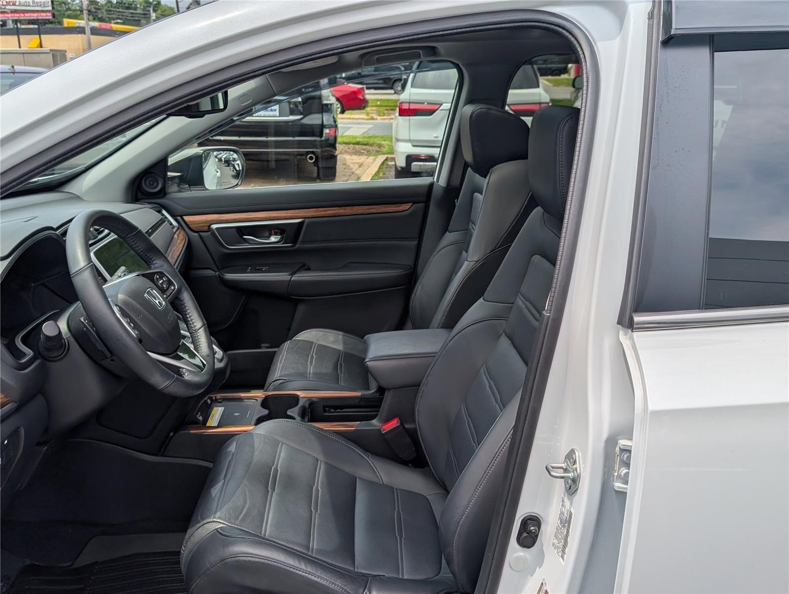 Used 2020 Honda CR-V Touring image 16
